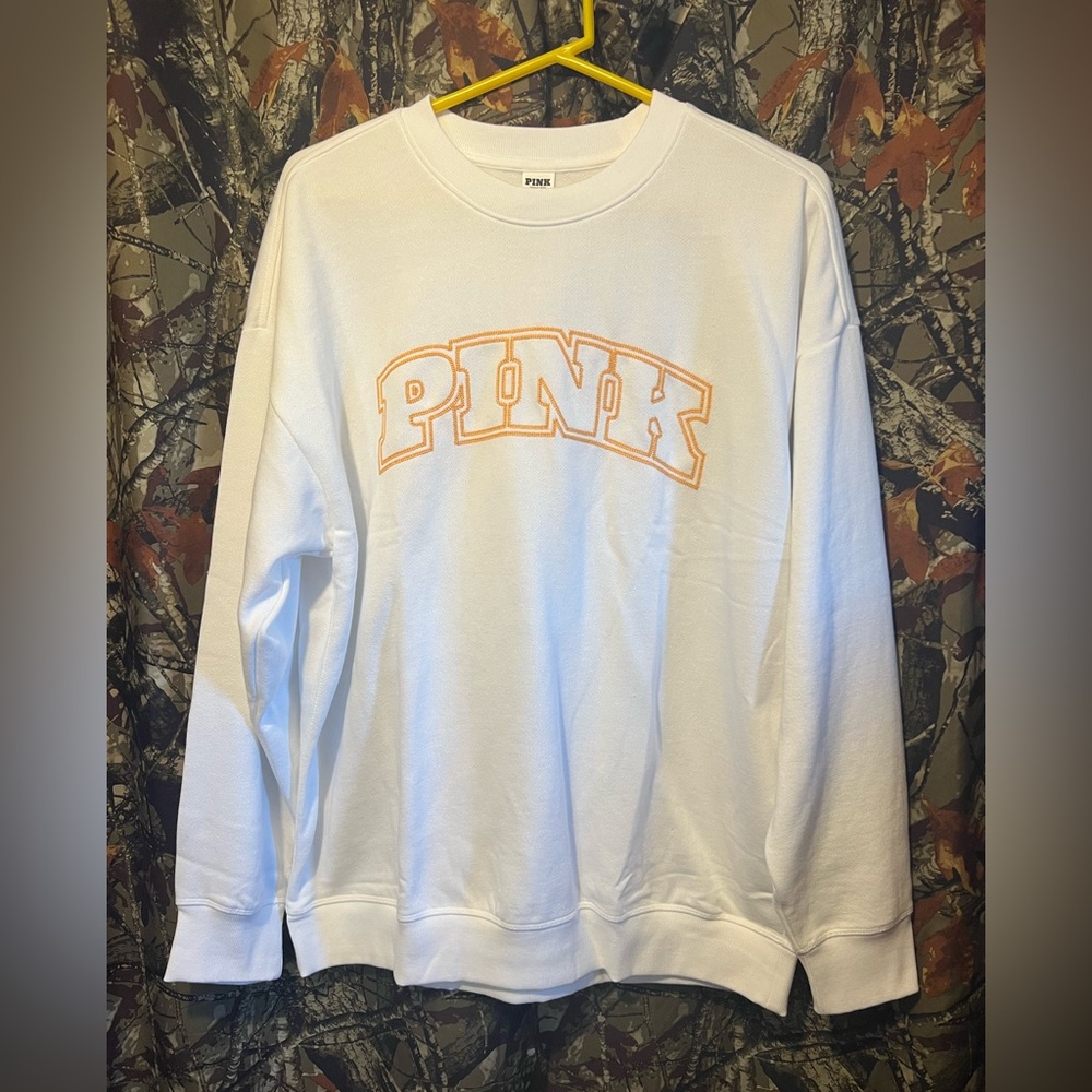 VS PINK campus crewneck NWT- PRICE FIRM